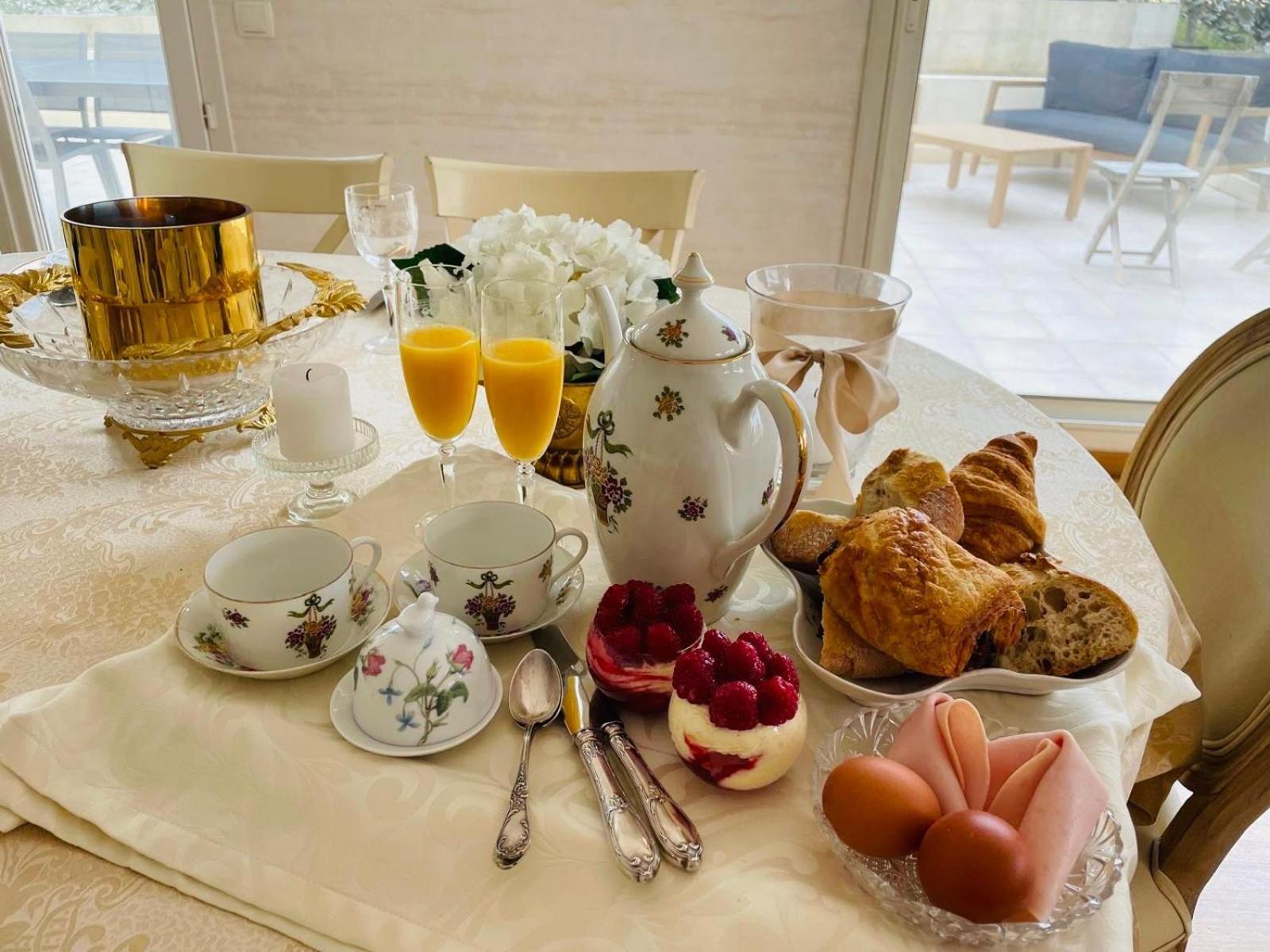 Bed and Breakfast Grace & Breakfast Beausoleil Exterior foto